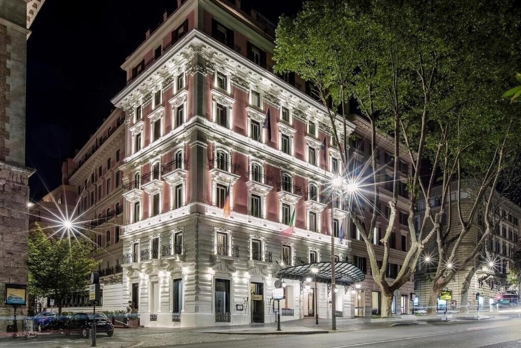 Отель Regina Baglioni 5*