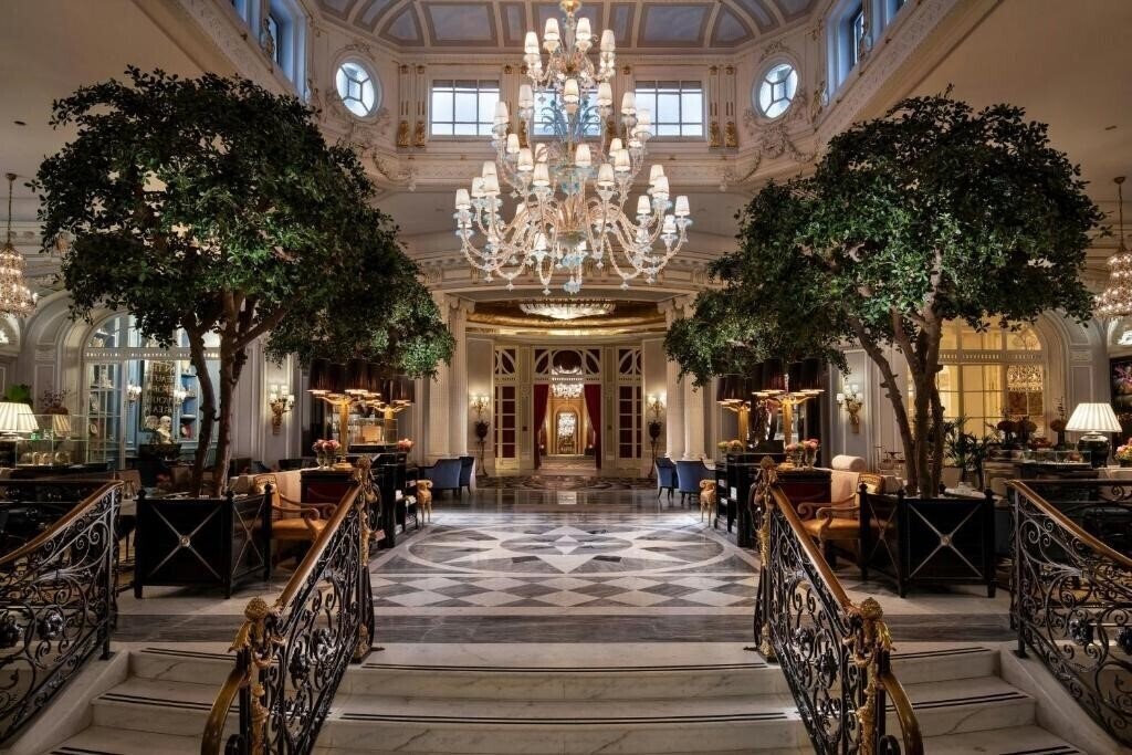 Отель St. Regis Grand 5*