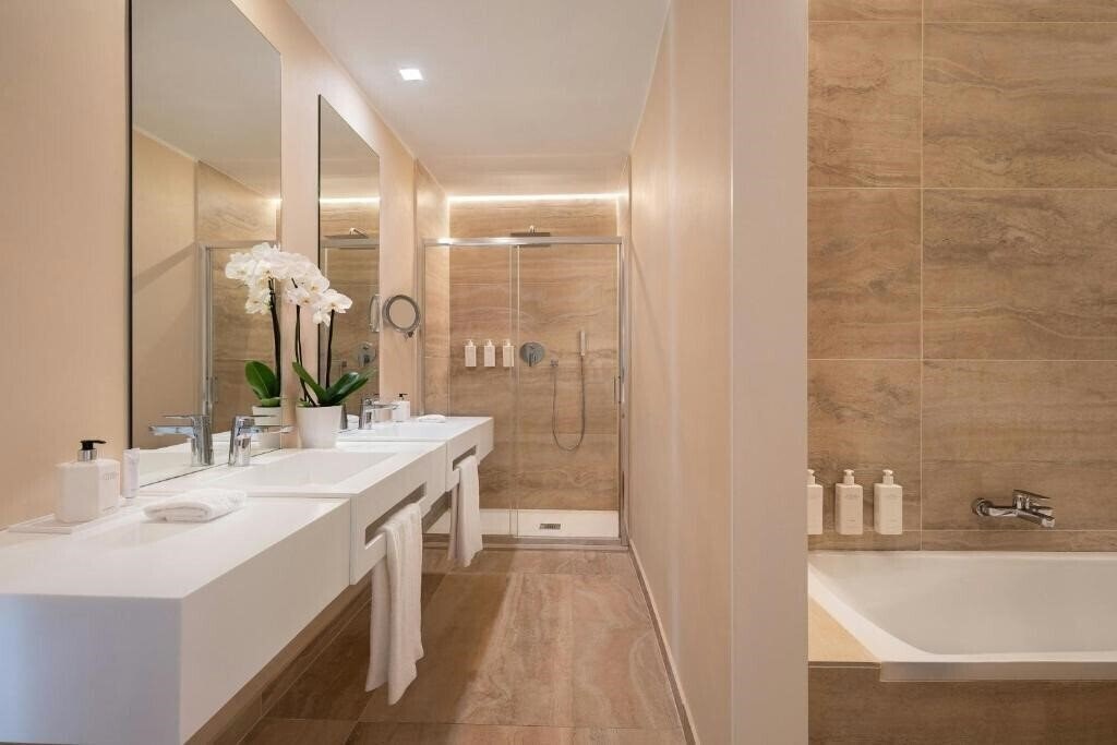 Фото Hotel Bernini Bristol 5*