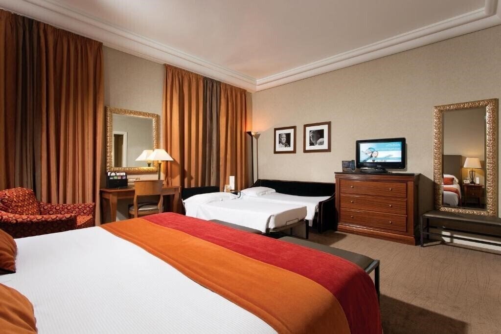Отель Dei Mellini Hotel 4*