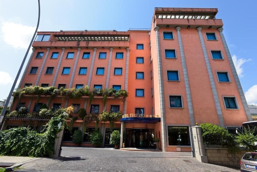 Отель Grand Hotel Tiberio 4*