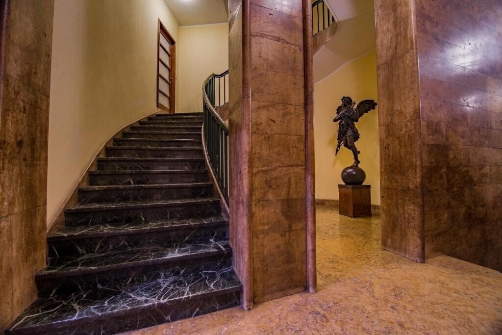 Картинка Luxury Rooms H 2000 Roma 3*
