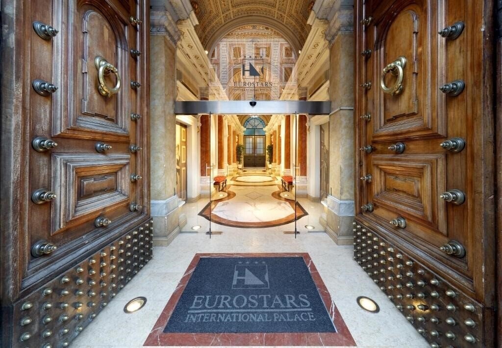 Фото International Palace 4*