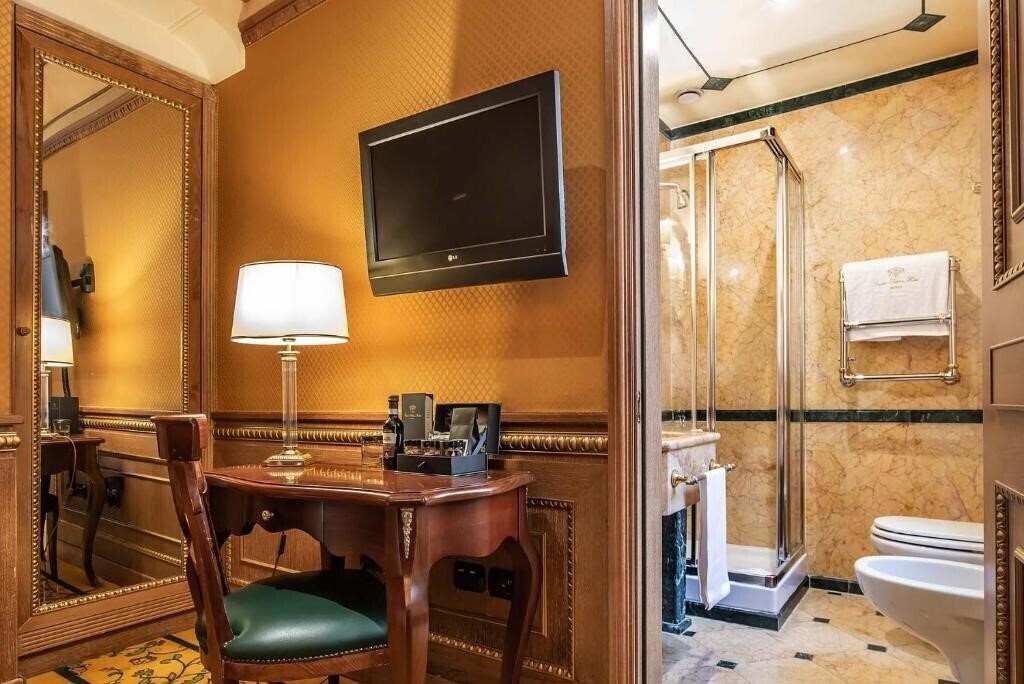 Фотографія River Palace 4*