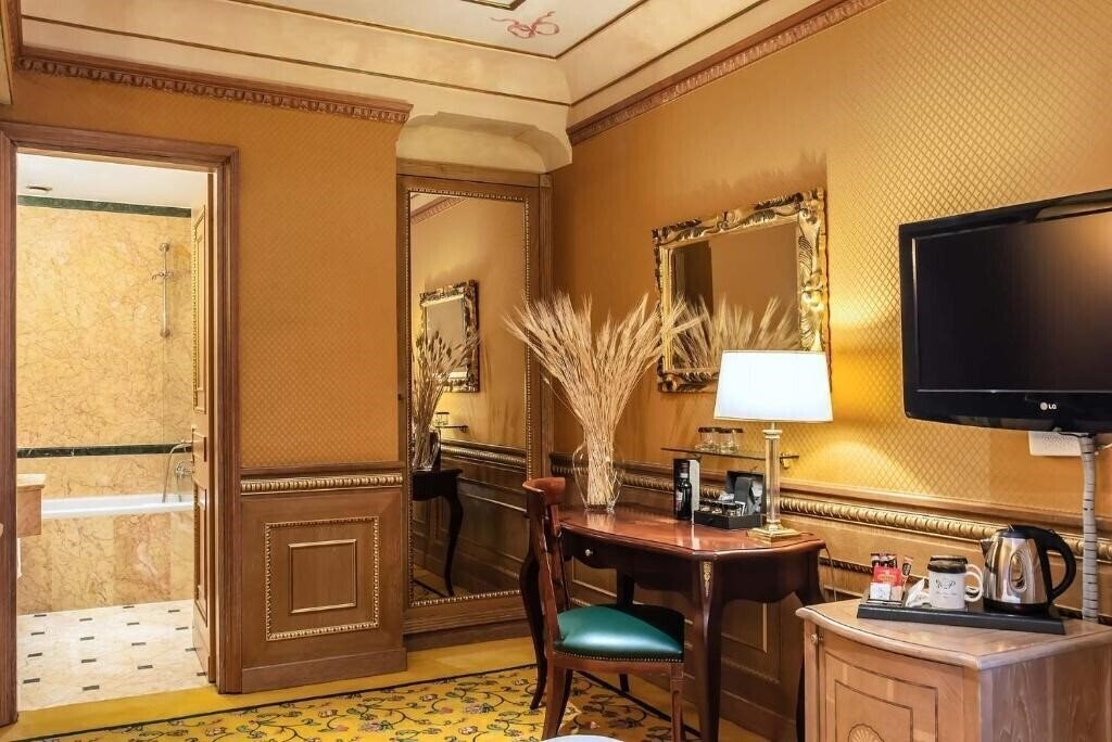 Изображение River Palace 4*