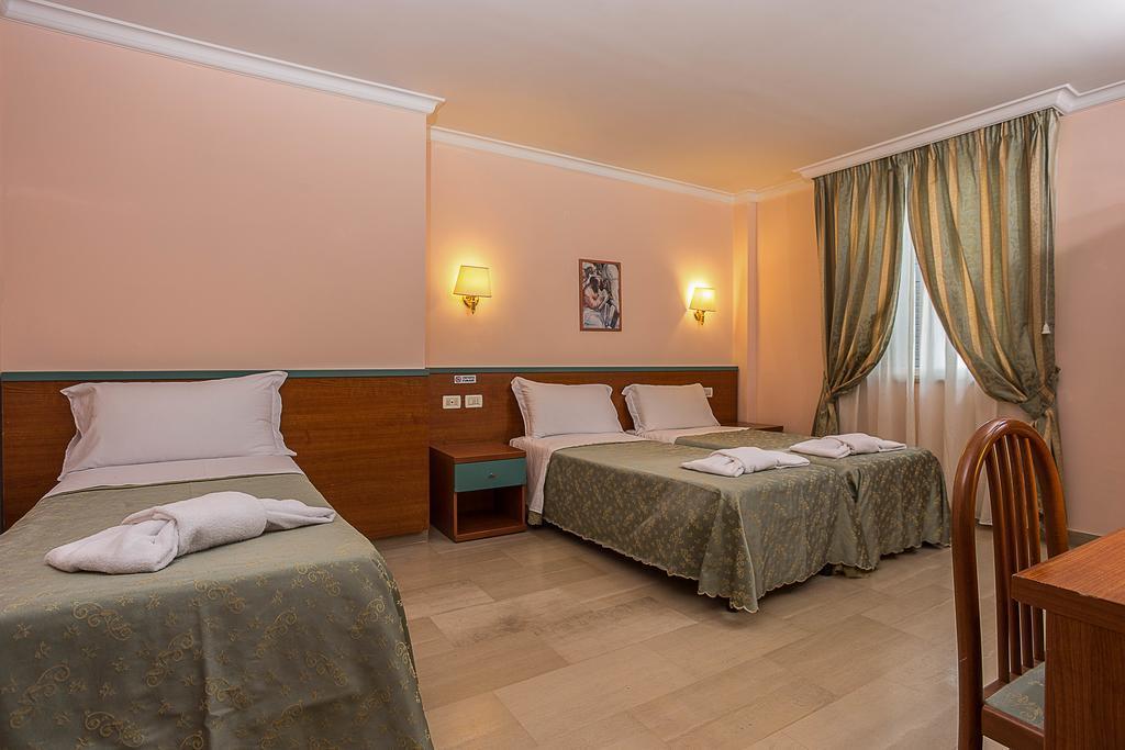 Фотография Hotel Center 1, 2, 3 3*