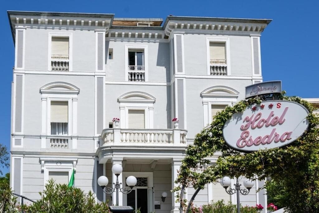 Готель Esedra 3*