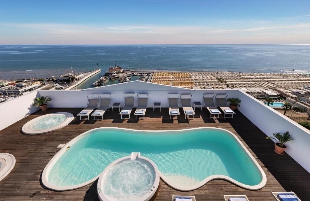 Готель Hotel Nautico 4*
