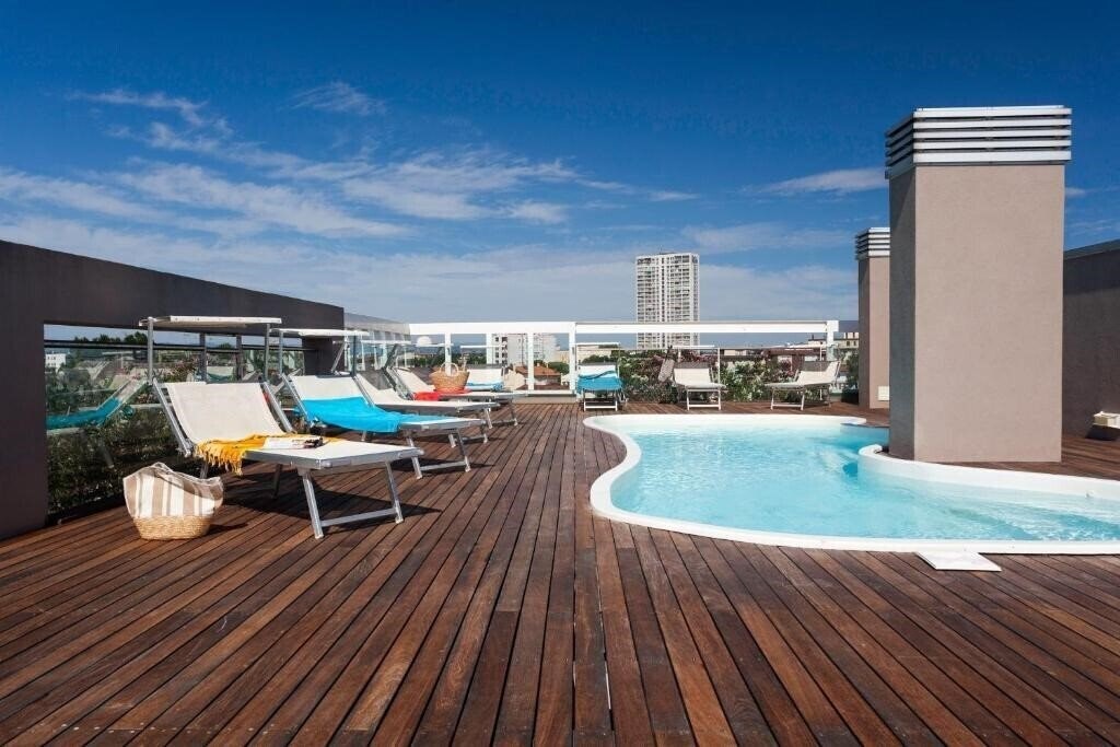 Отель Delfina Residence 3*