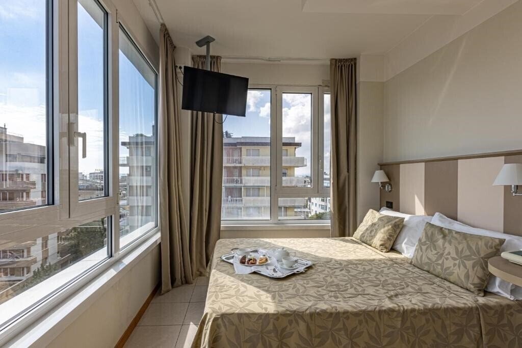 Фото Hotel Cristallo (Riccione) 4*