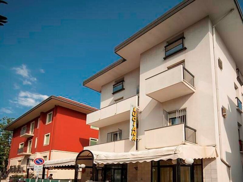 Готель Luciana 3*