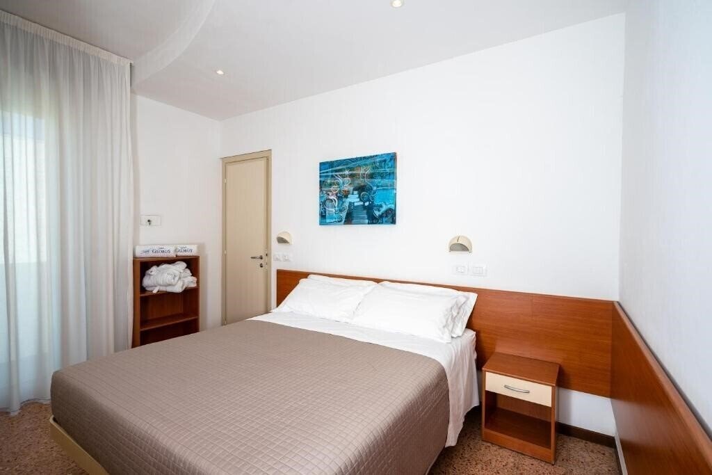 Фото Globus Hotel 3*