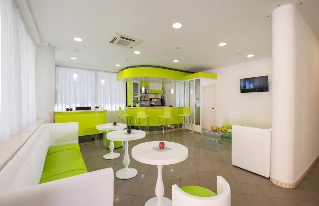 Отель Poker (Marina Centro) 3*