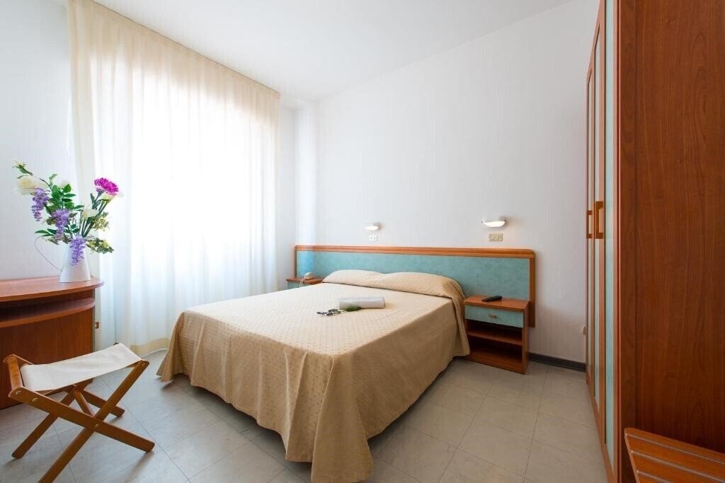 Отель Hotel Cirene 3*