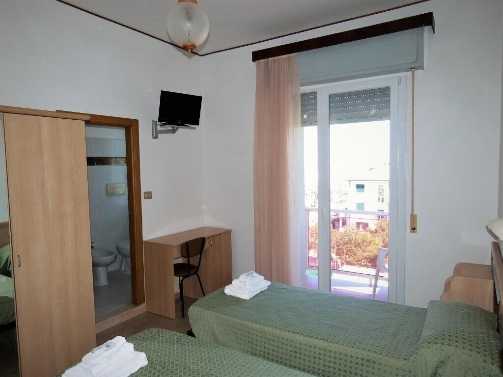 Отель Hotel Cliff 3*