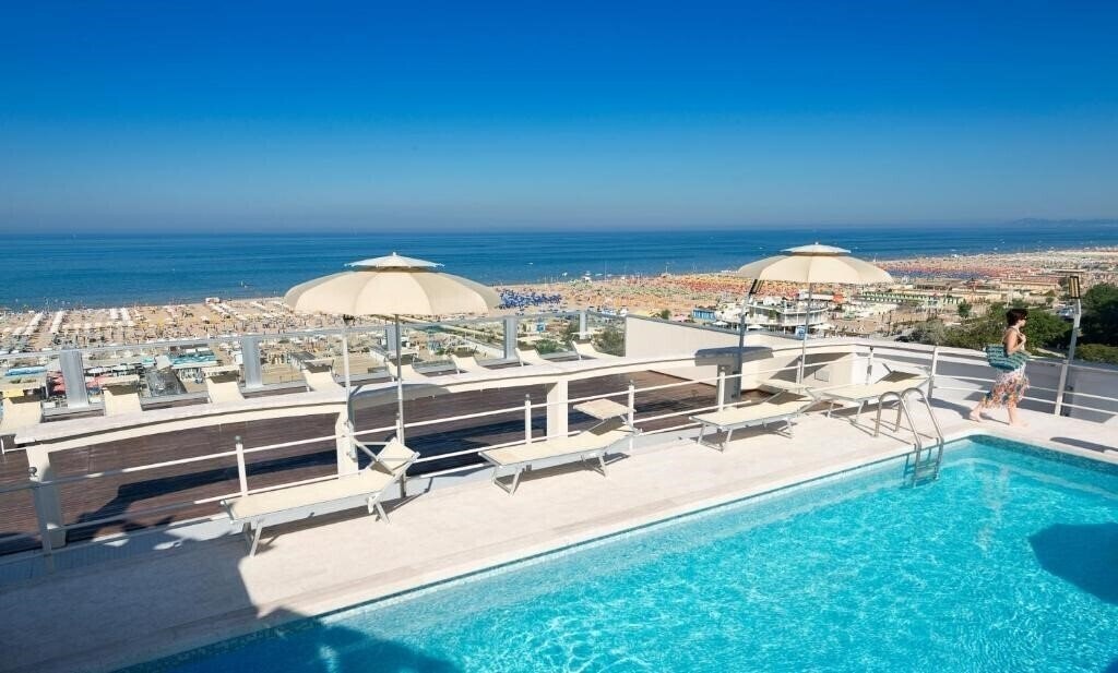 Фотографія Waldorf Suite Hotel 4*