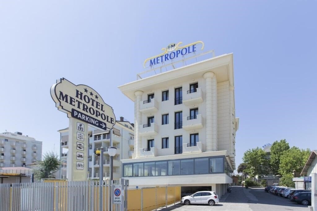 Готель Hotel Metropole 3*