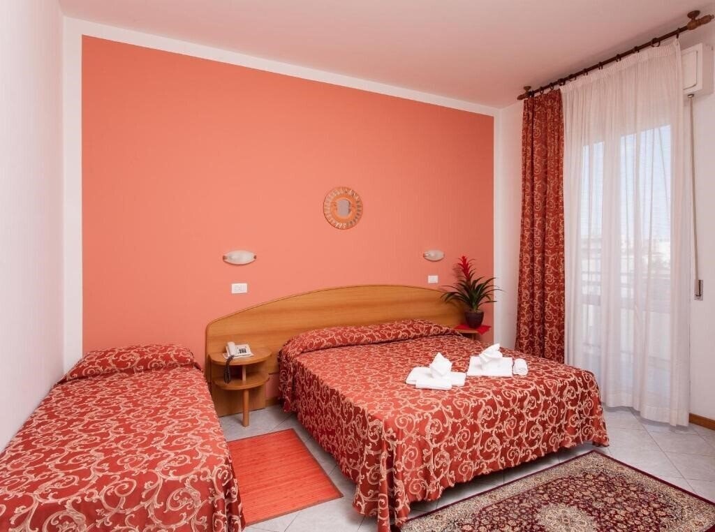 Фото Bahama (San Guliano Mare) 3*