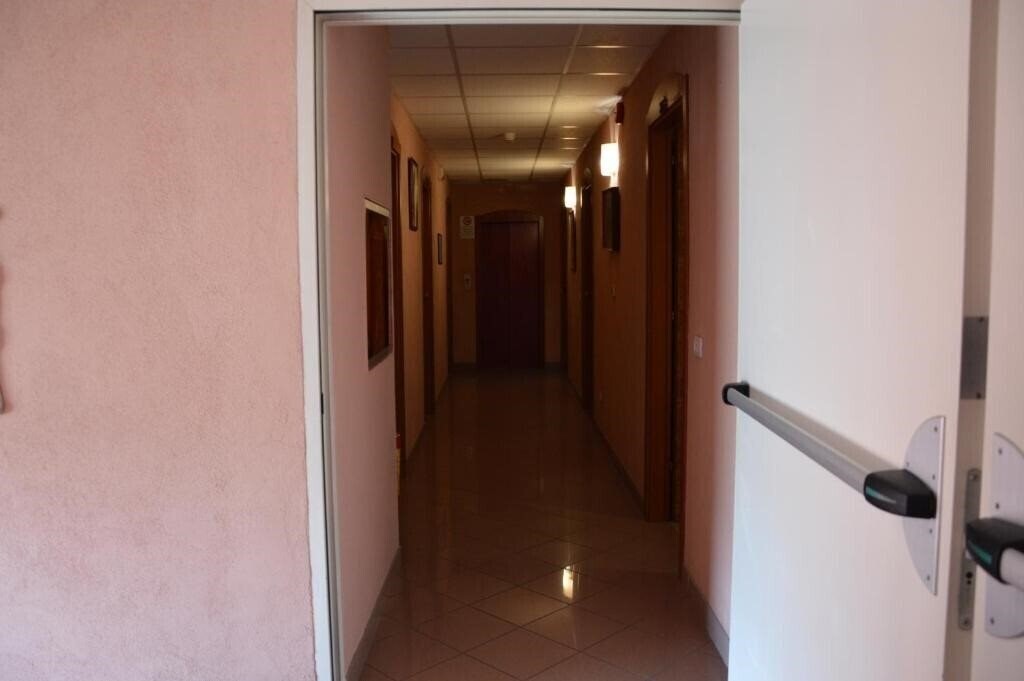 Фотографія Hotel Carolin 3*