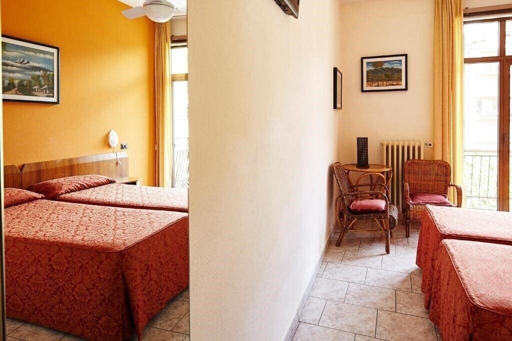 Картинка Hotel 2000 3*