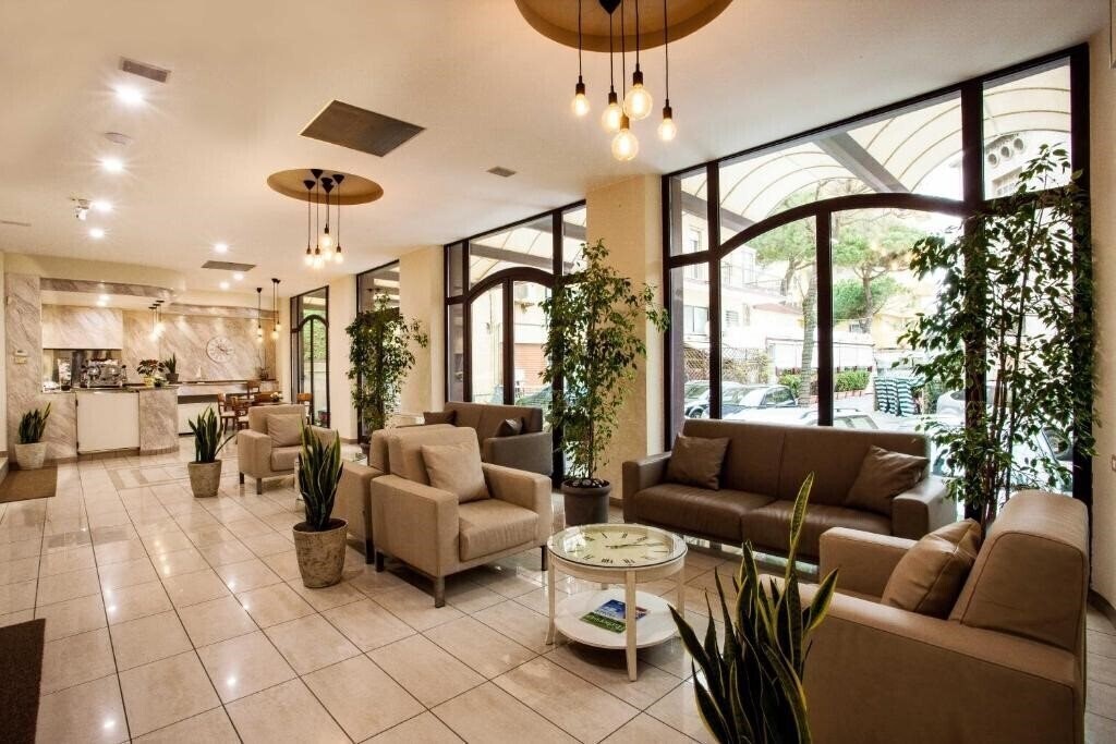 Фотографія King 3*