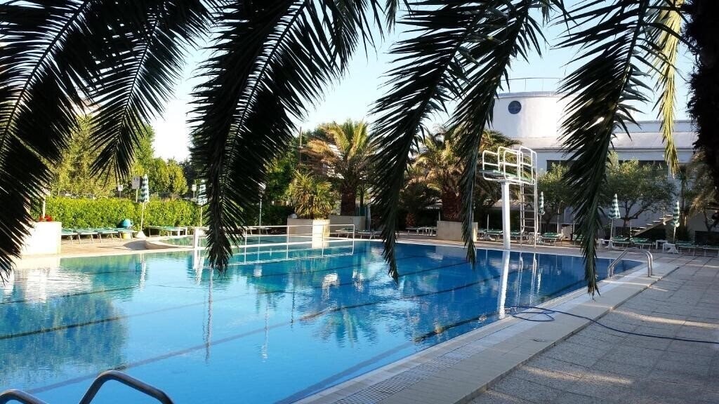 Отель Cormoran 4*