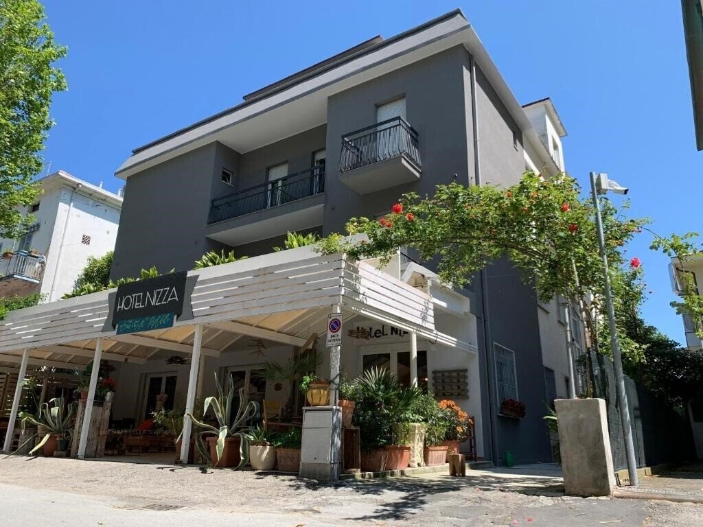 Отель Nizza (Rivazzurra) 3*