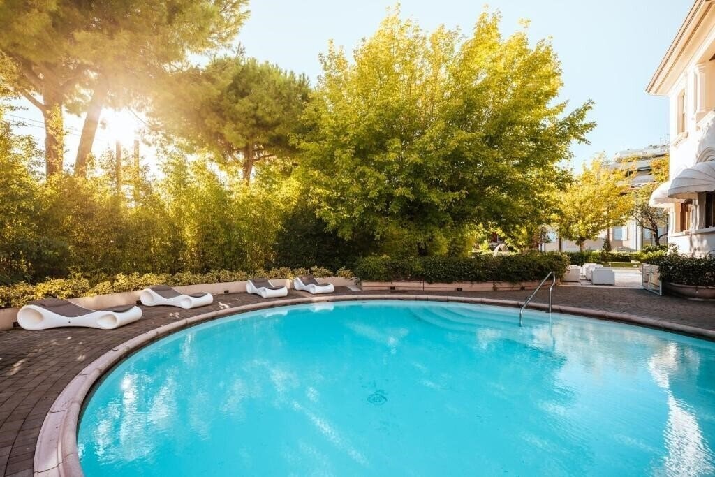 Фото De La Ville Hotel 4*