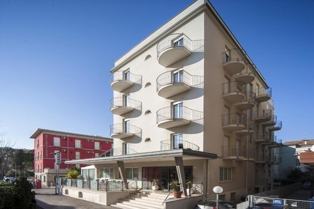 Готель Jana Hotel (Rimini) 3*