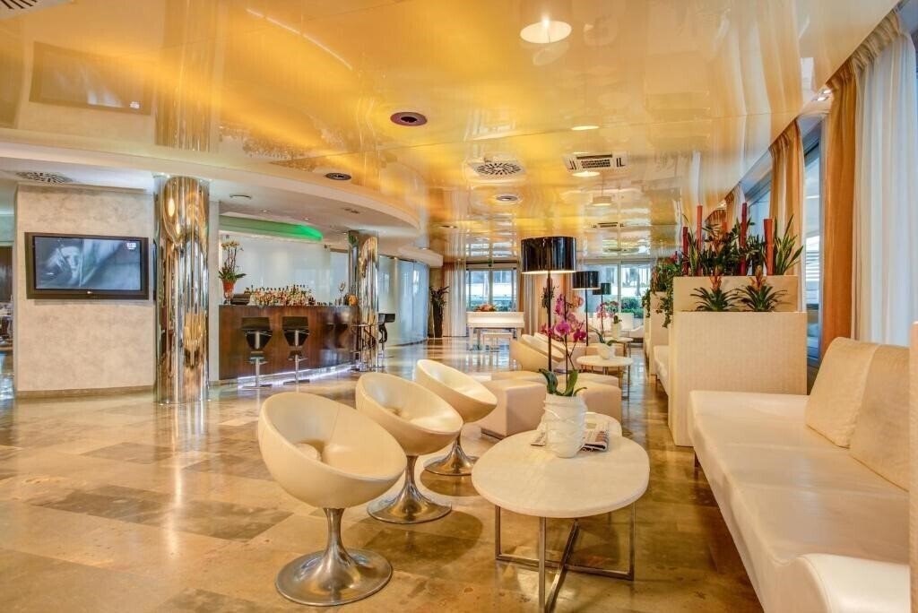 Отель Hotel Premier & Suite (Milano Marittima) 5*