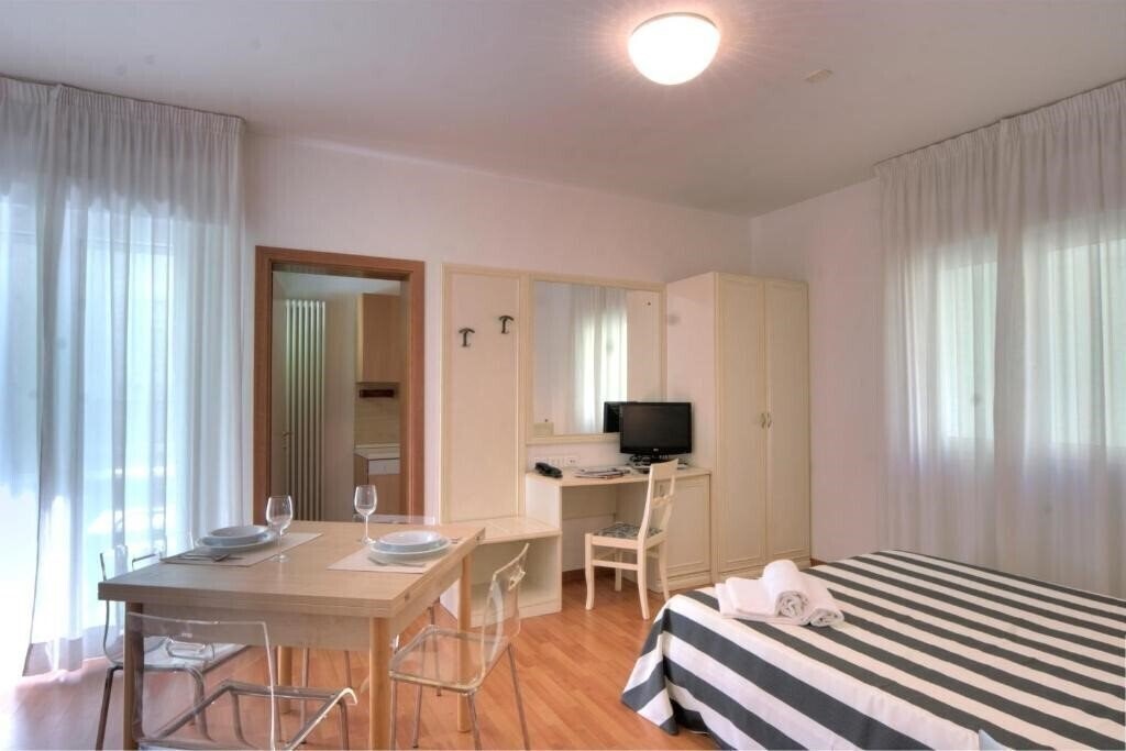 Фото Residence Divina (Miramare) 3*