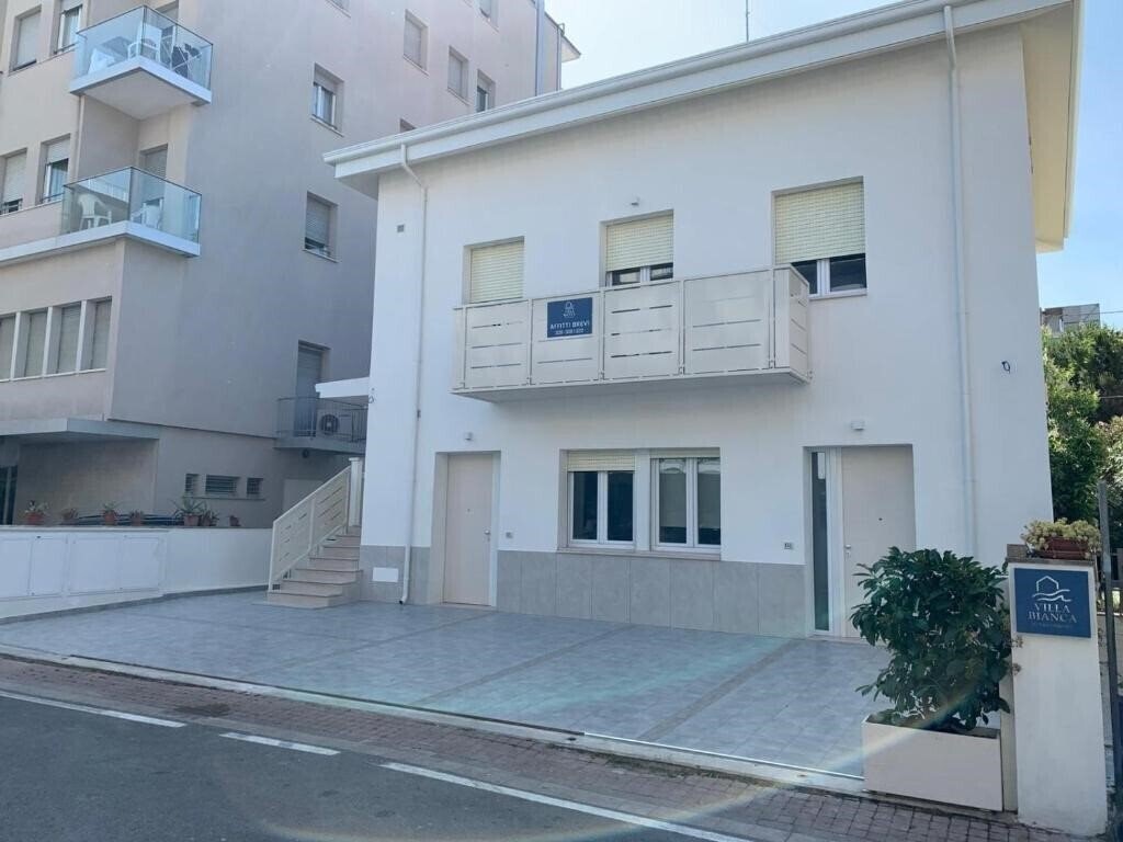 Готель Villa Bianca (Marina Centro) 3*