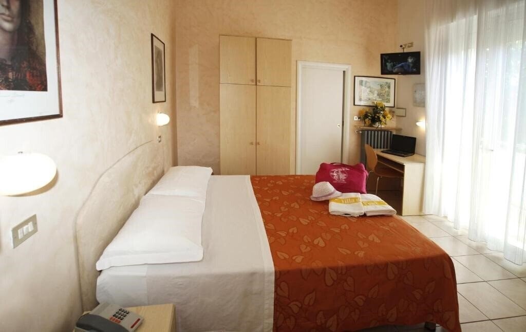 Зображення Villa Dei Fiori (Viserbella) 3*