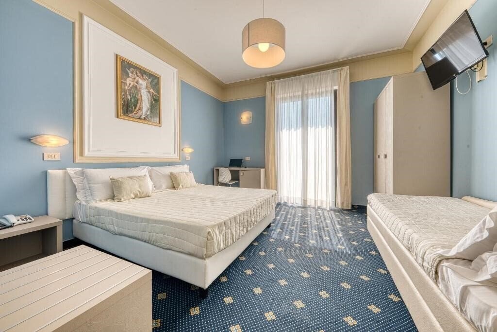 Отель Augustus (Marina Centro) 3*