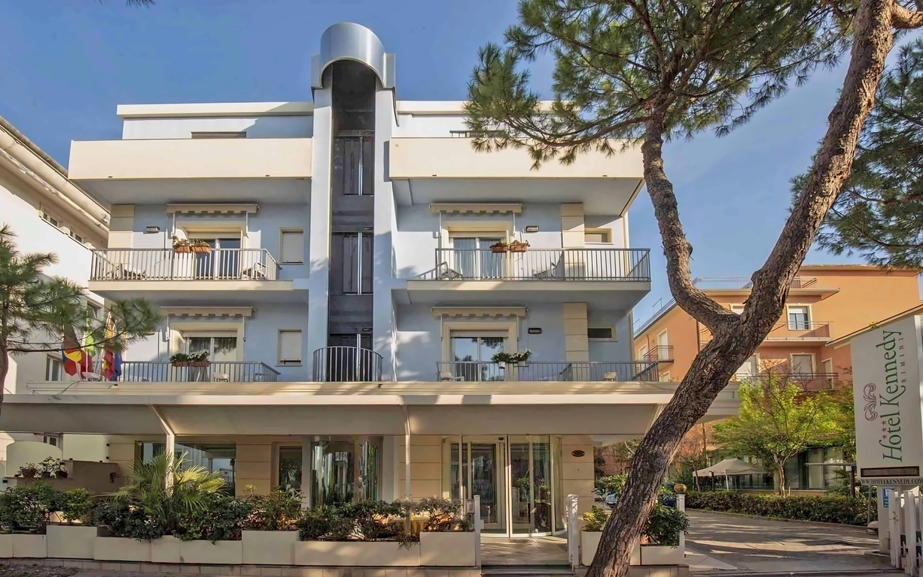 Готель Kennedy 3*