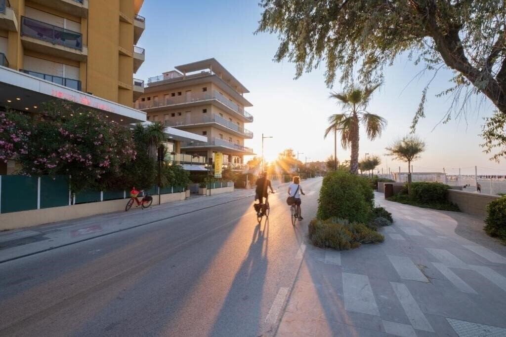Картинка Hotel Crown 3*