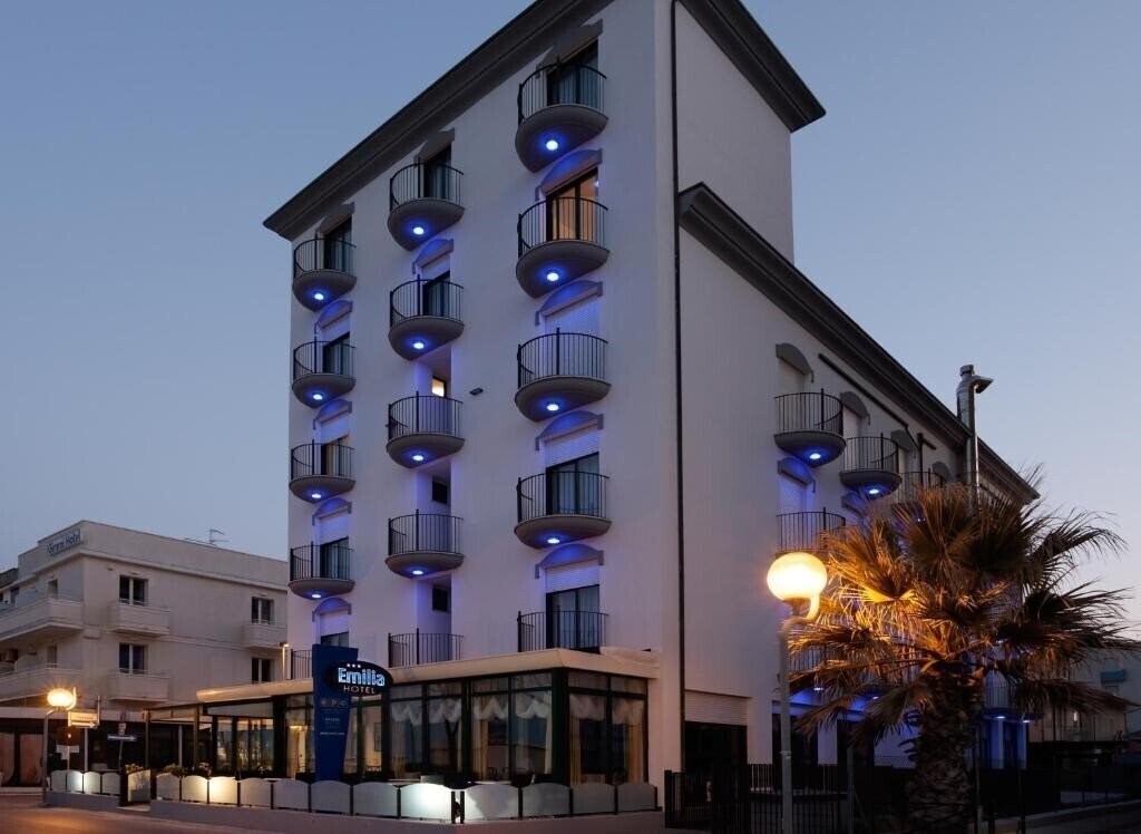 Отель Hotel Emilia 3*
