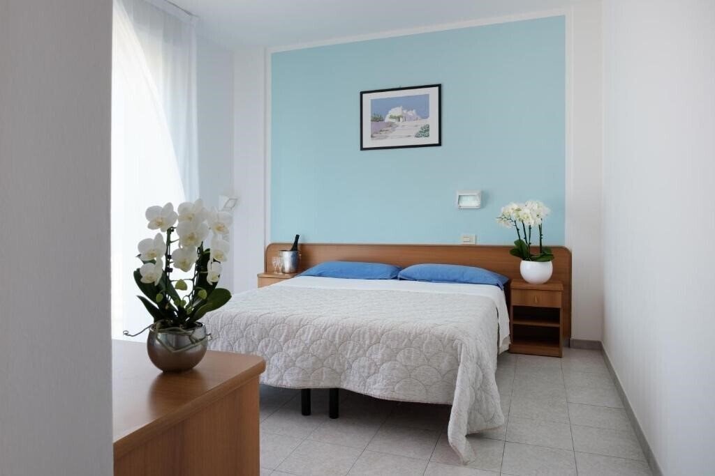 Картинка Hotel Emilia 3*
