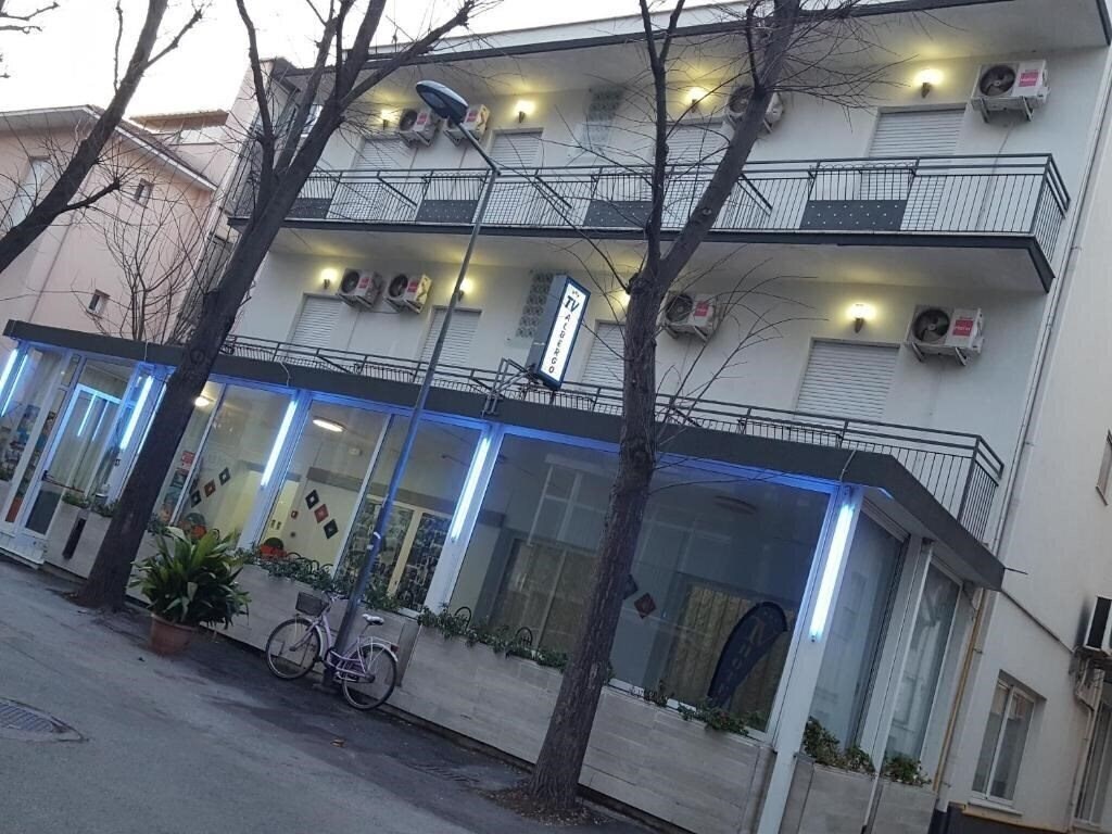 Готель Hotel Tv 3*