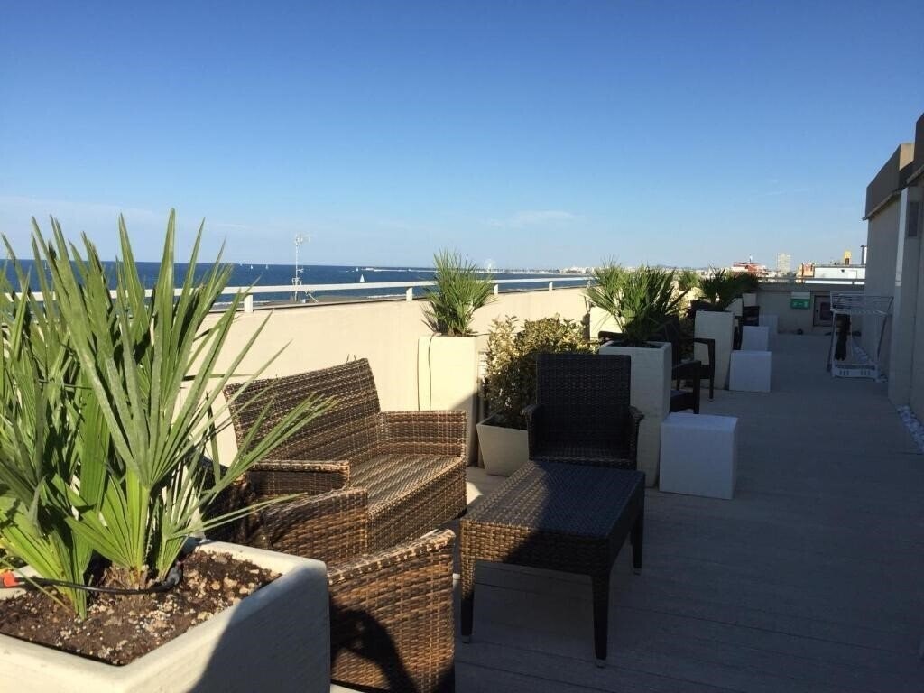 Зображення Byron 2*