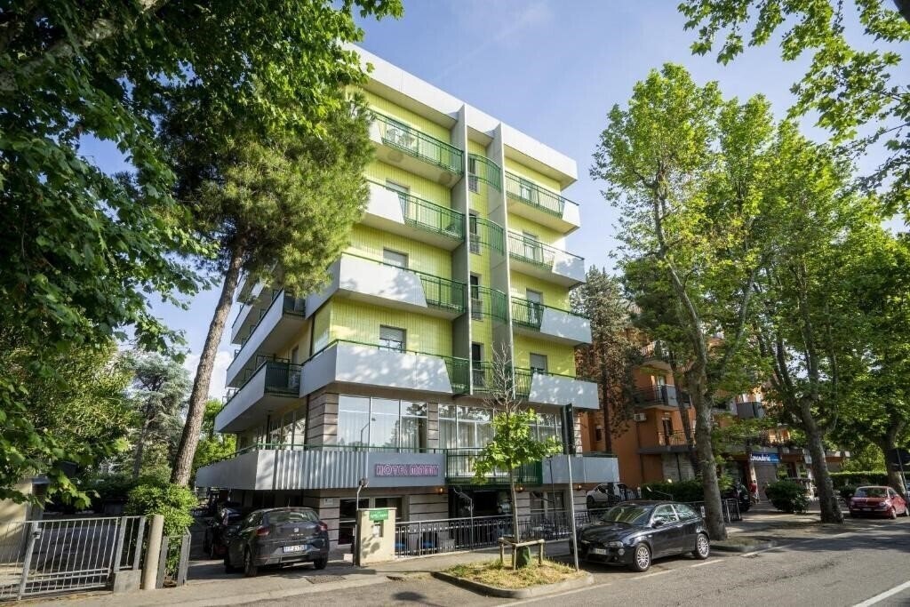 Готель Hotel Mamy 2*