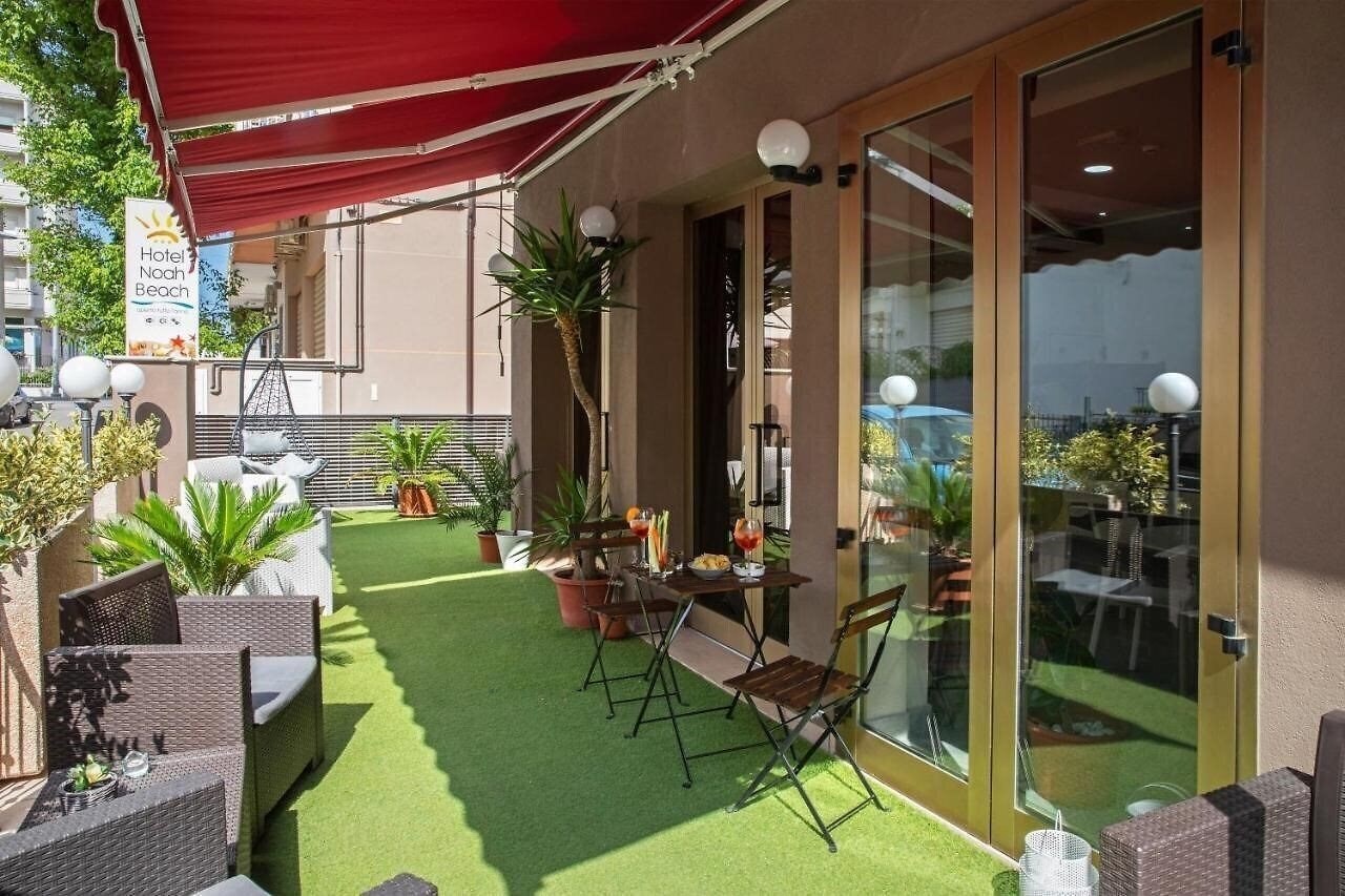 Отель Hotel Noah Beach 3*