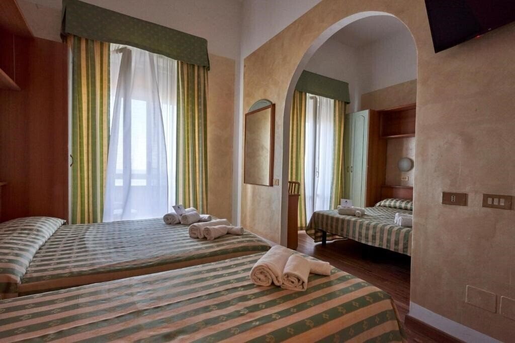 Отель Adriatica 3*