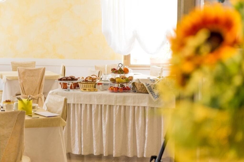 Картинка Hotel St. Moritz 3*