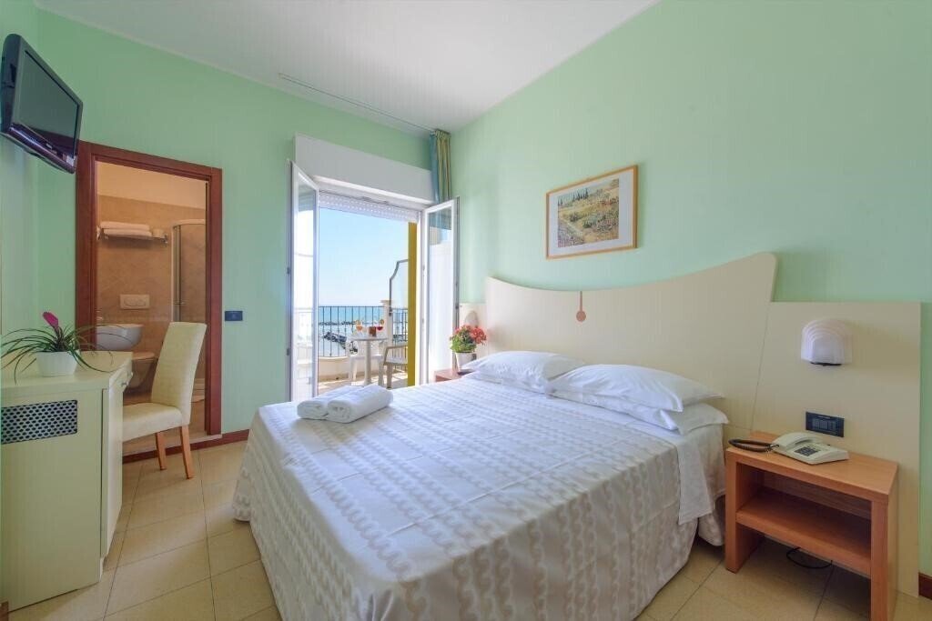 Фотографія Zeus 3*