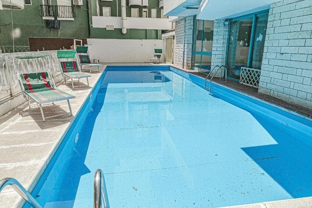 Отель Tropical 3*