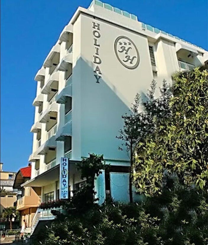 Готель Holiday 3*