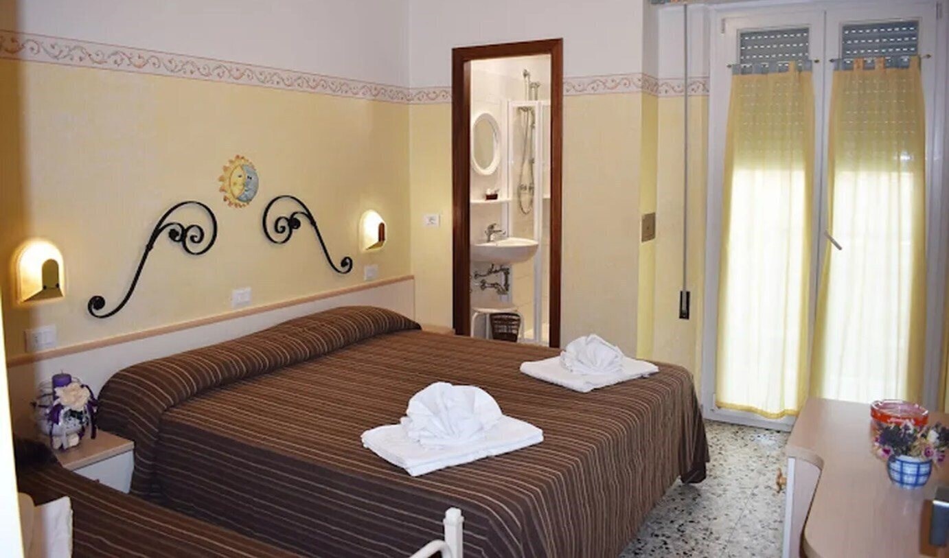 Фотографія Holiday 3*