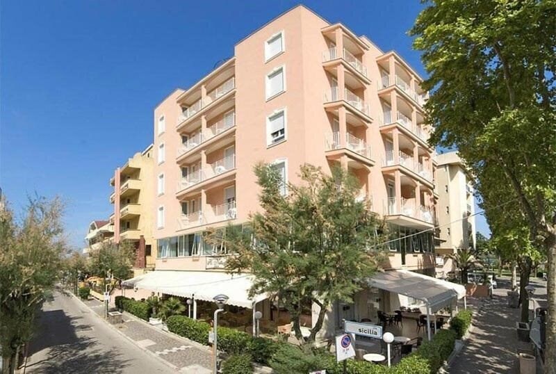 Готель Nettuno 3*