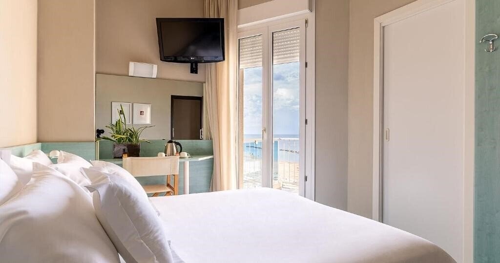 Отель Victoria Palace (Cattolica) 4*